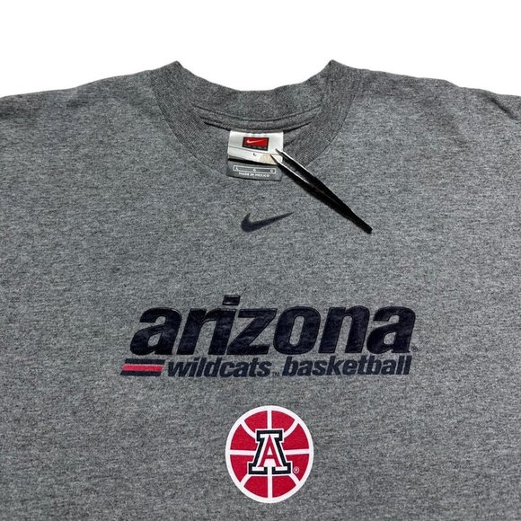 Vintage U of A Nike Center Check Basketball T-Shirt - Picture 3 of 3